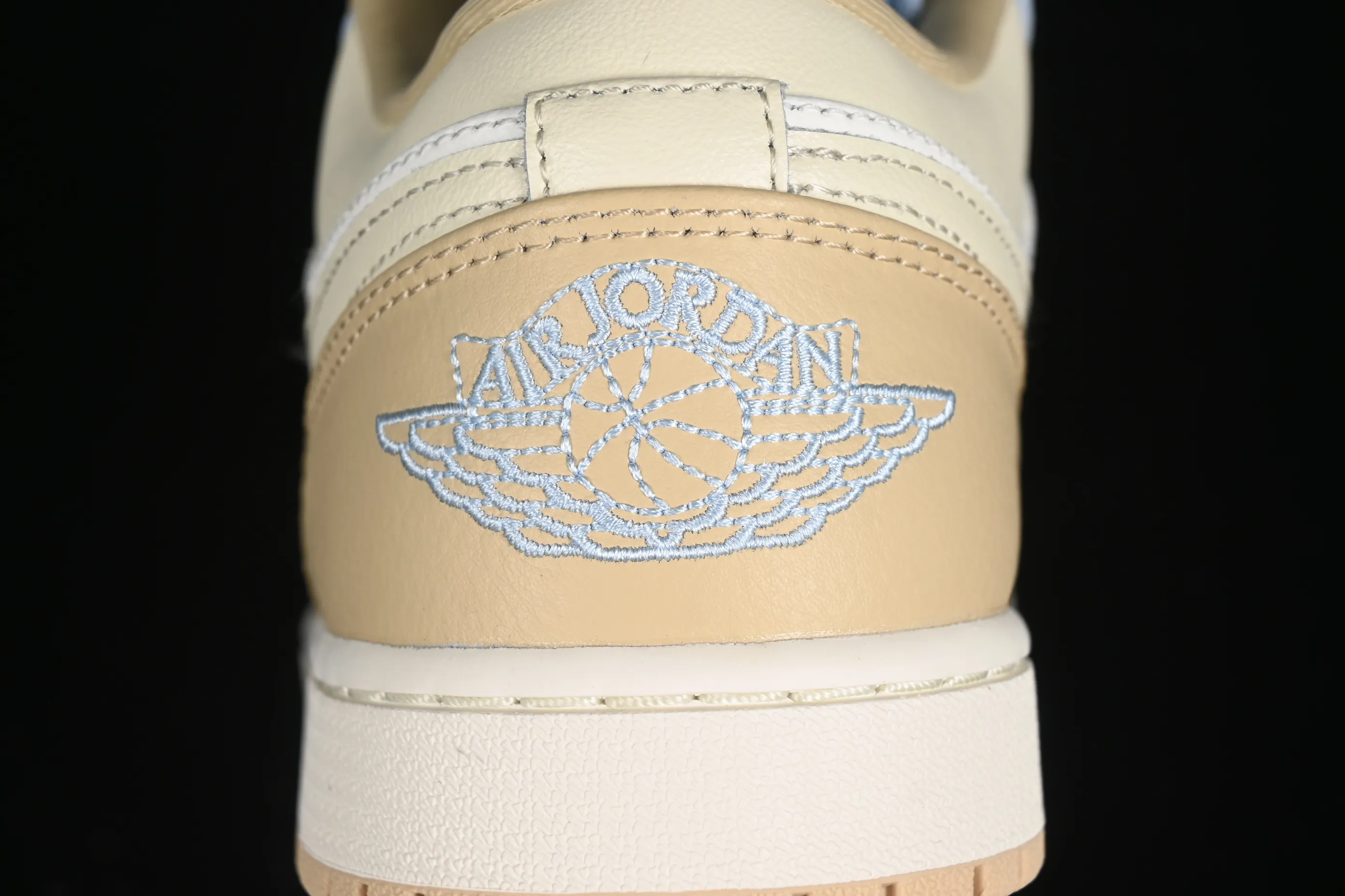All categories Air Jordan Jordan series basketball shoes Air Jordan 1 Low G version pure original Air Jordan 1 Low OG AJ1 Joe 1 meter white brown low-top cultural basketball shoes HQ4186-111